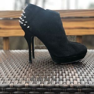 DOLCE VITA NIVI SPIKED HEELS